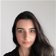 Étudiante motivée à partager mes connaissances pour aider les personnes en difficultés.